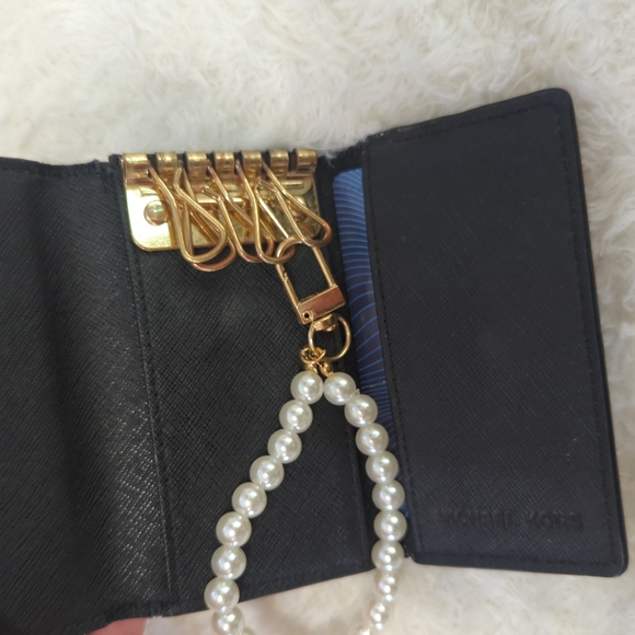 Michael Kors Black Key & Card Holder with Pearl Wristlet - Picture 4 of 4